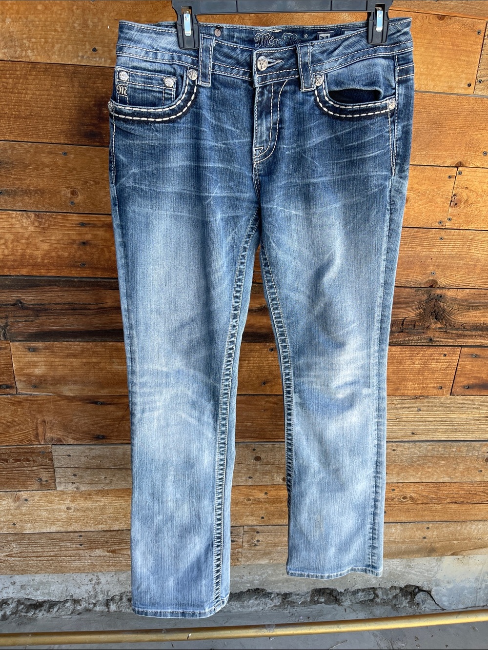 Miss Me Mid Rise Boot Jeans Women’s Size 31 Blue Distressed Embroidered Wing